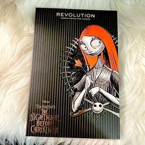 Revolution nightmare before Christmas eyeshadow pallet